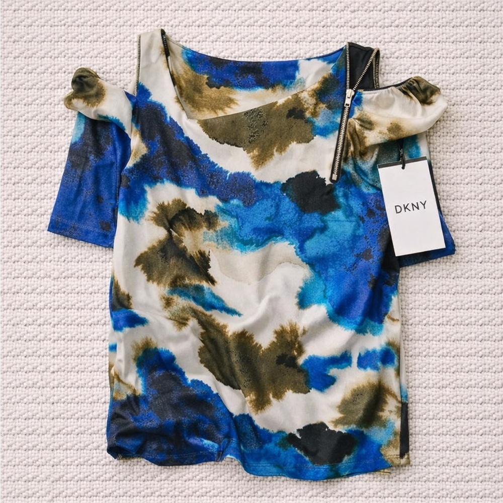 DKNY Ink Swirl Cold Shoulder Zip Top XS Blue Abstract Work Blouse NWT Business